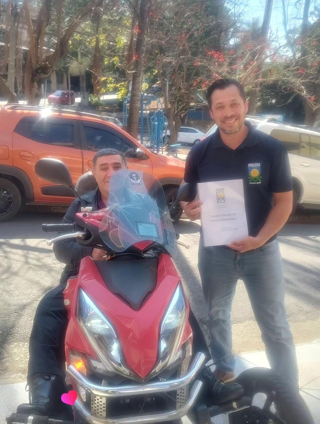 Entrega do relatório técnico do sistema fotovoltaico ao cliente